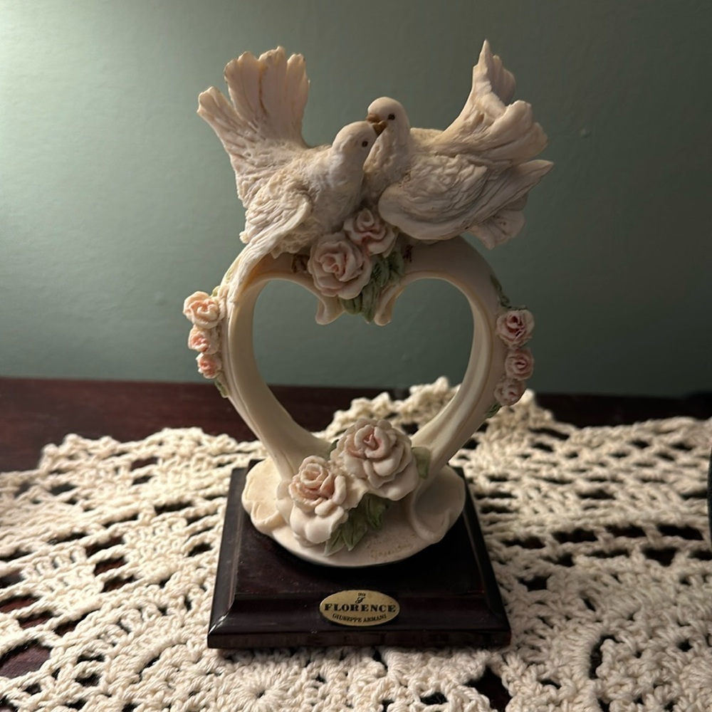 1998 Florence Giuseppe Armani Doves